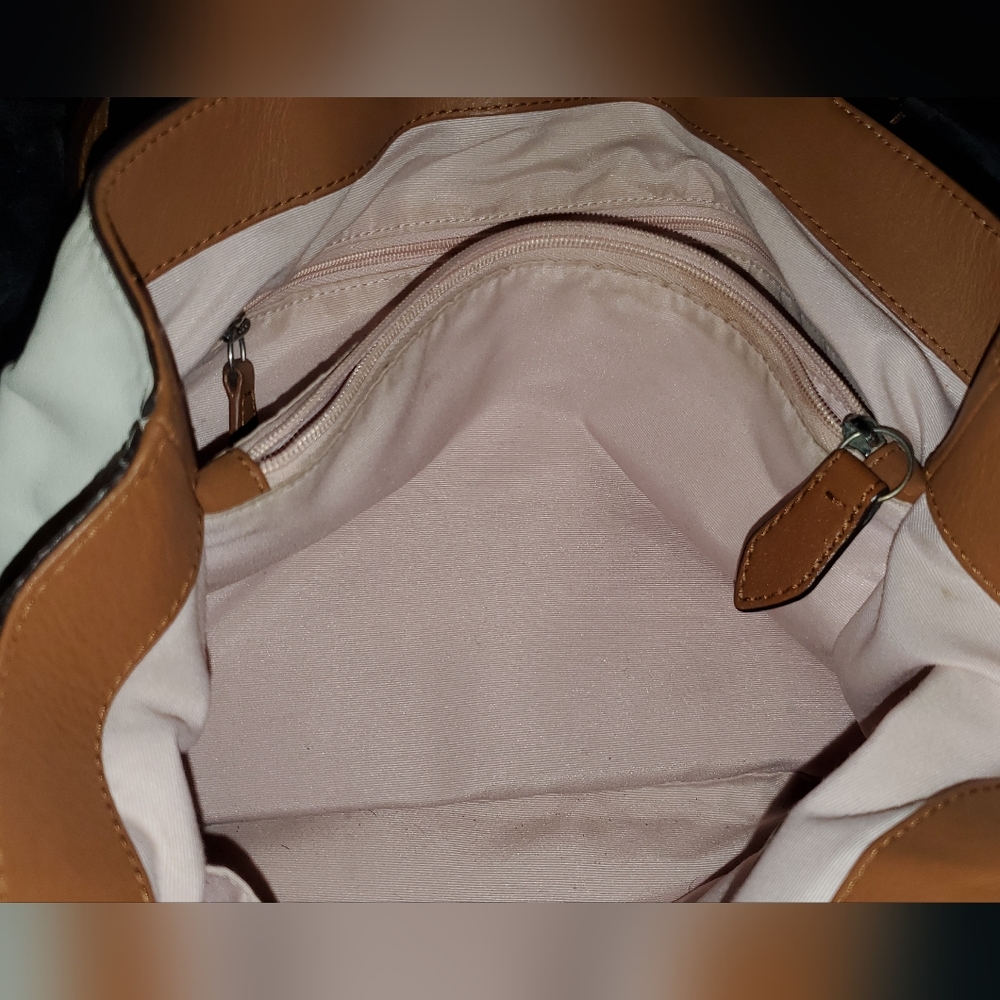Coach Handbag - Picture 2 of 2